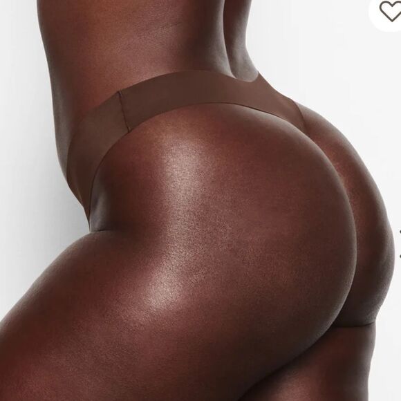 SKIMS Naked Intimates Seamless In Cocoa Brown Nude Thong Panty - Picture 2 of 5